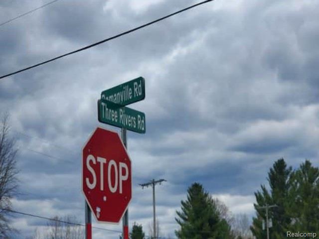 4056 N Three Rivers, Gladwin, MI 48624 — Photo 2