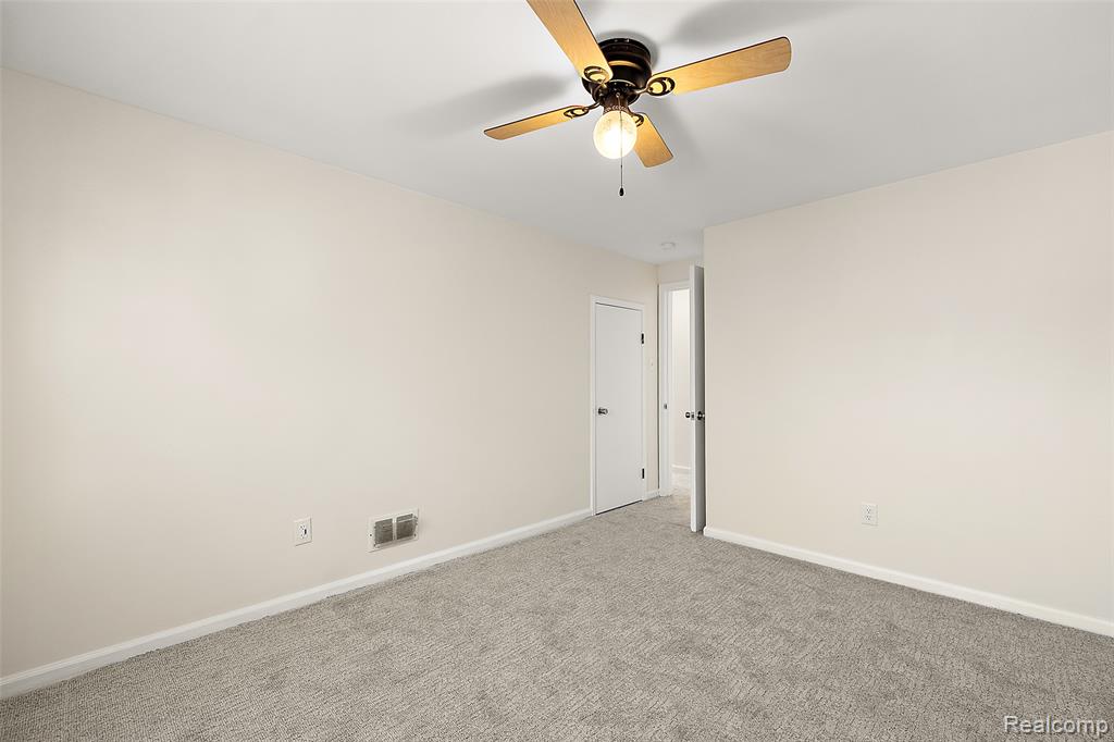20879 Beaufait Street, Harper Woods, MI 48225 — Photo 28