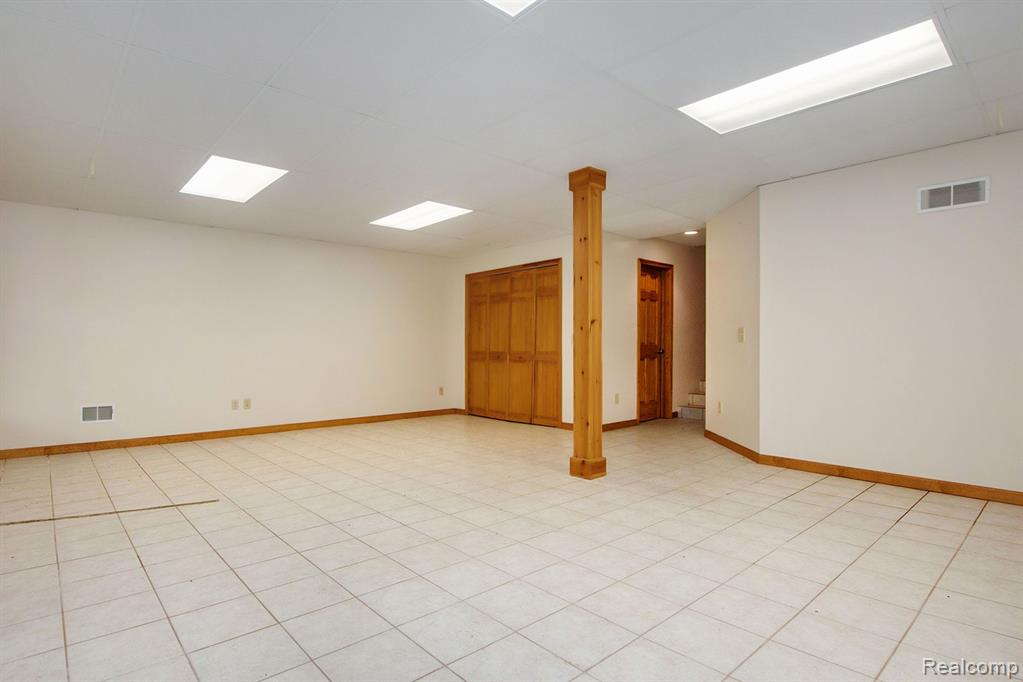 9001 Bergin Road, Howell, MI 48843 — Photo 37