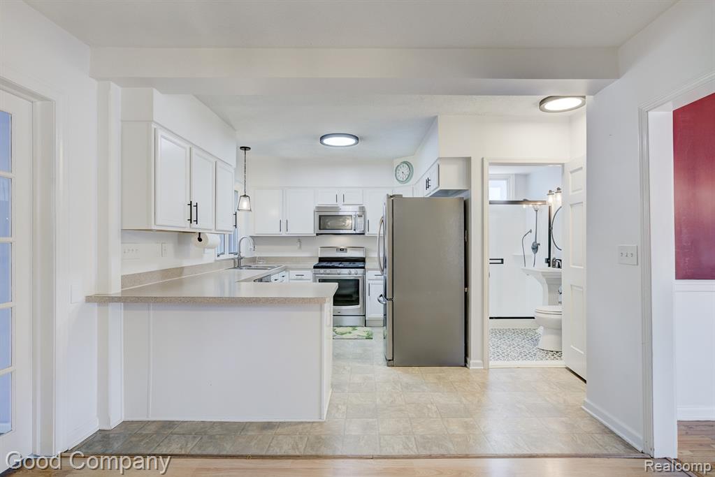 934 Lockwood Road, Royal Oak, MI 48067 — Photo 26