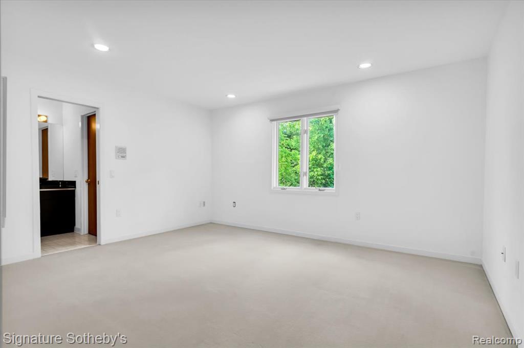 4156 Marlwood Drive, West Bloomfield, MI 48323 — Photo 17