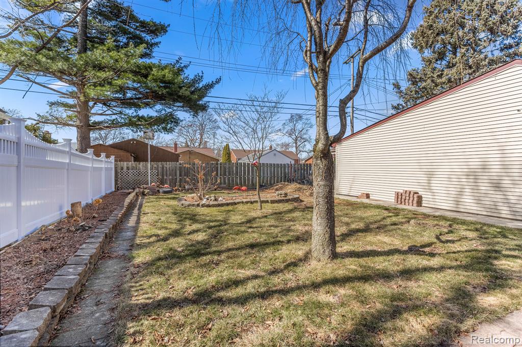 6364 BUCKINGHAM Avenue, Allen Park, MI 48101 — Photo 18