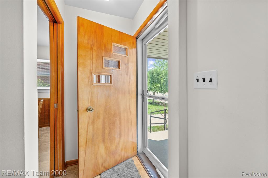 6514 Maple Street, Dearborn, MI 48126 — Photo 6