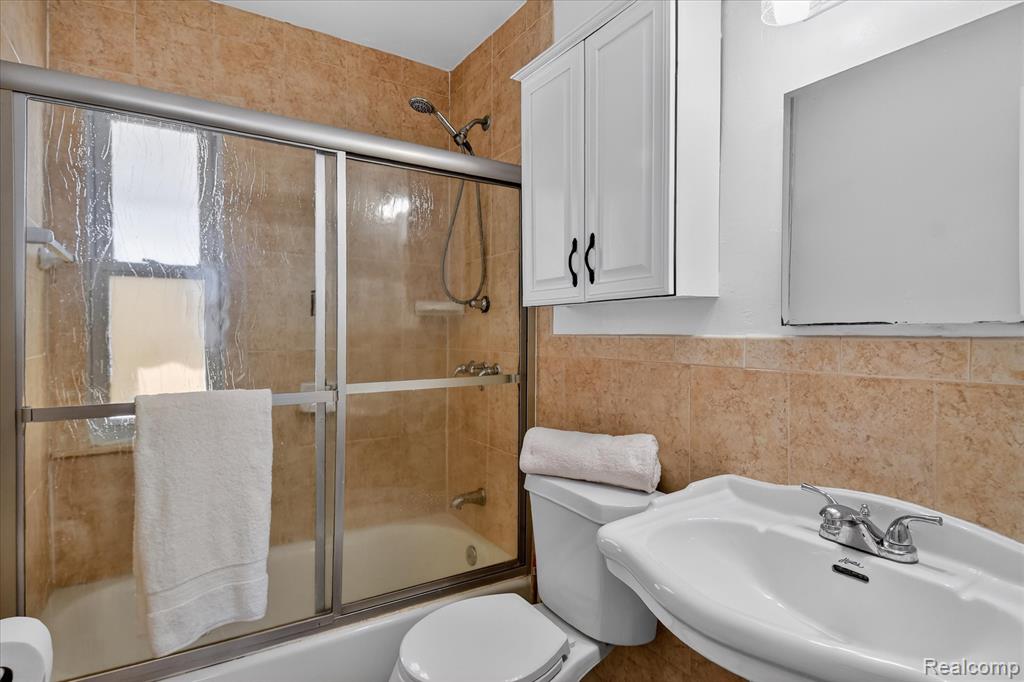 47816 Jefferson Avenue, Chesterfield, MI 48047 — Photo 9