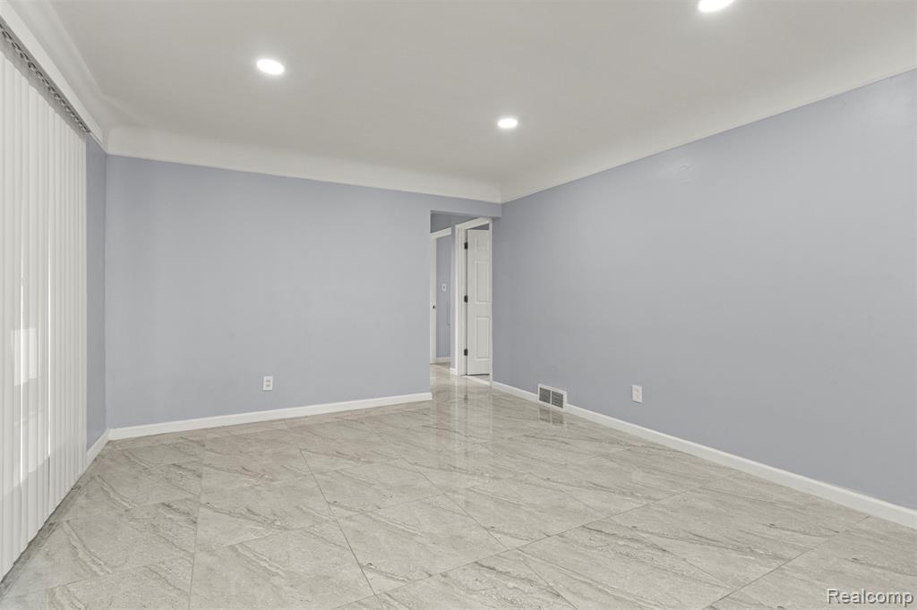 9319 Merriman Road, Livonia, MI 48150 — Photo 6