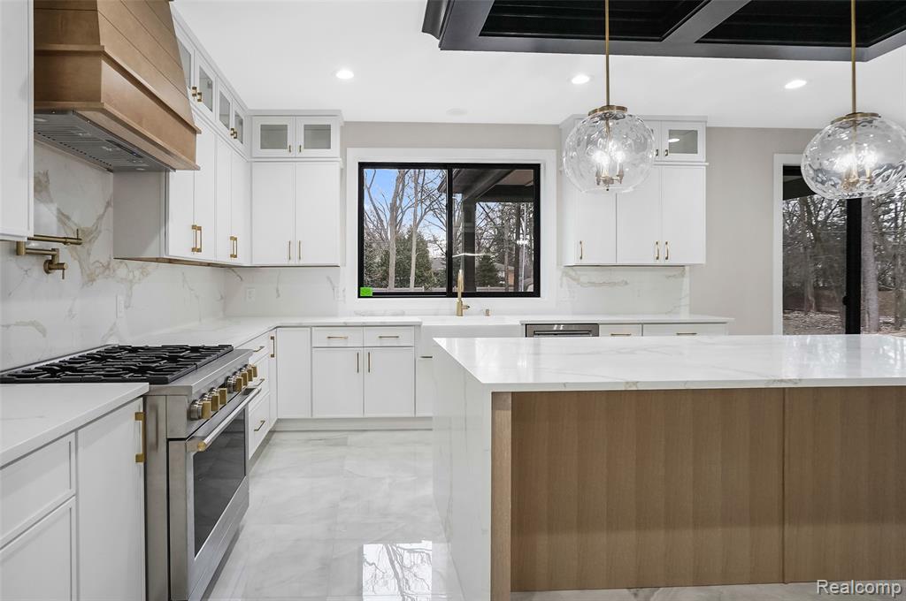 31130 Lahser, Beverly Hills, MI 48025 — Photo 6