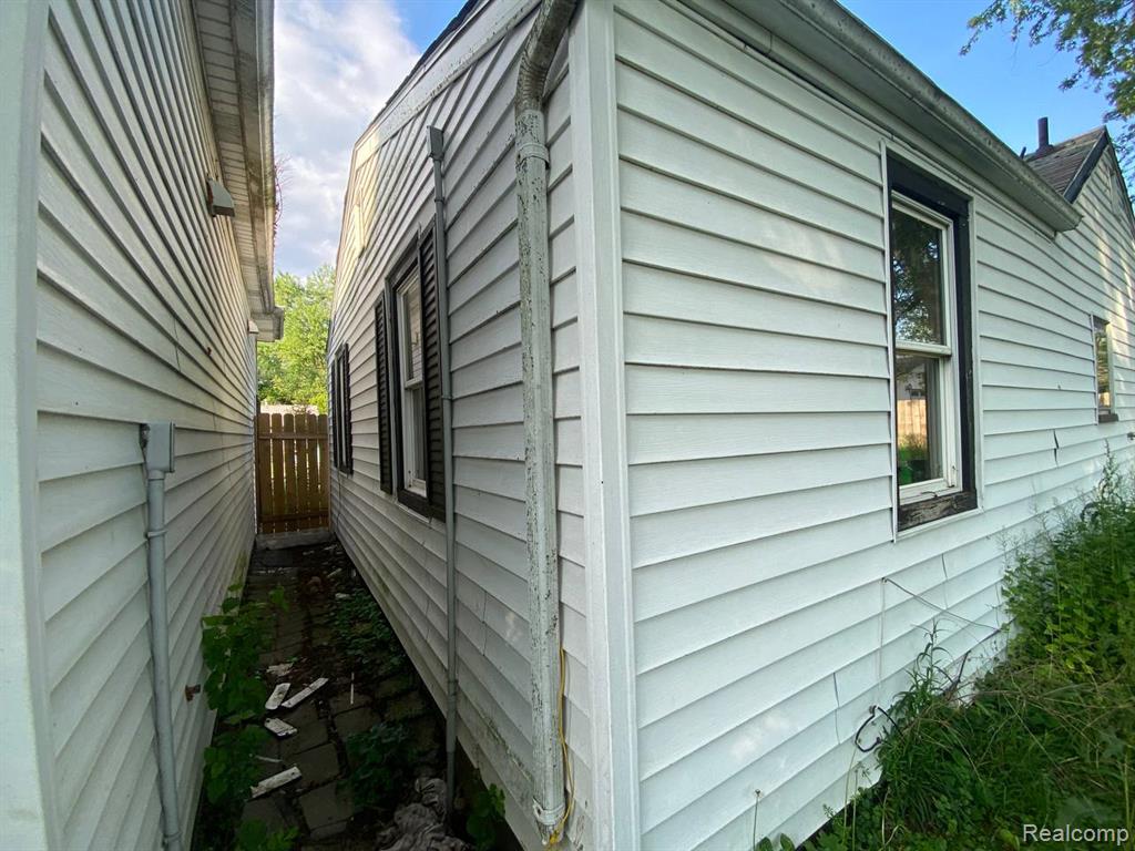5632 Hughes Road, Lansing, MI 48911 — Photo 4
