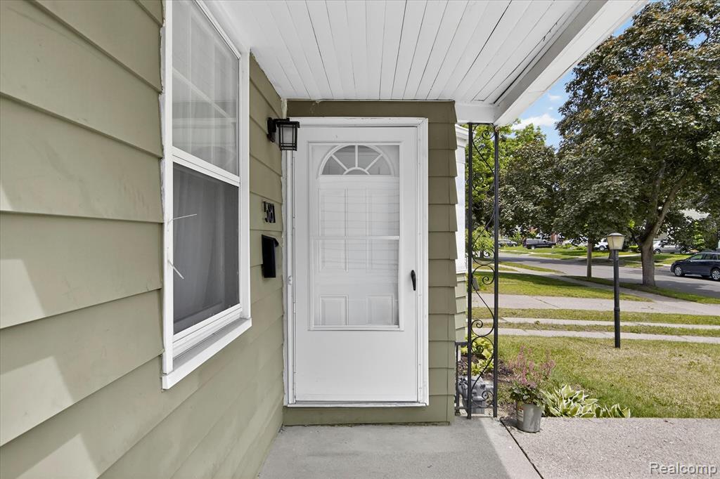 581 Flowerdale Street, Ferndale, MI 48220 — Photo 3