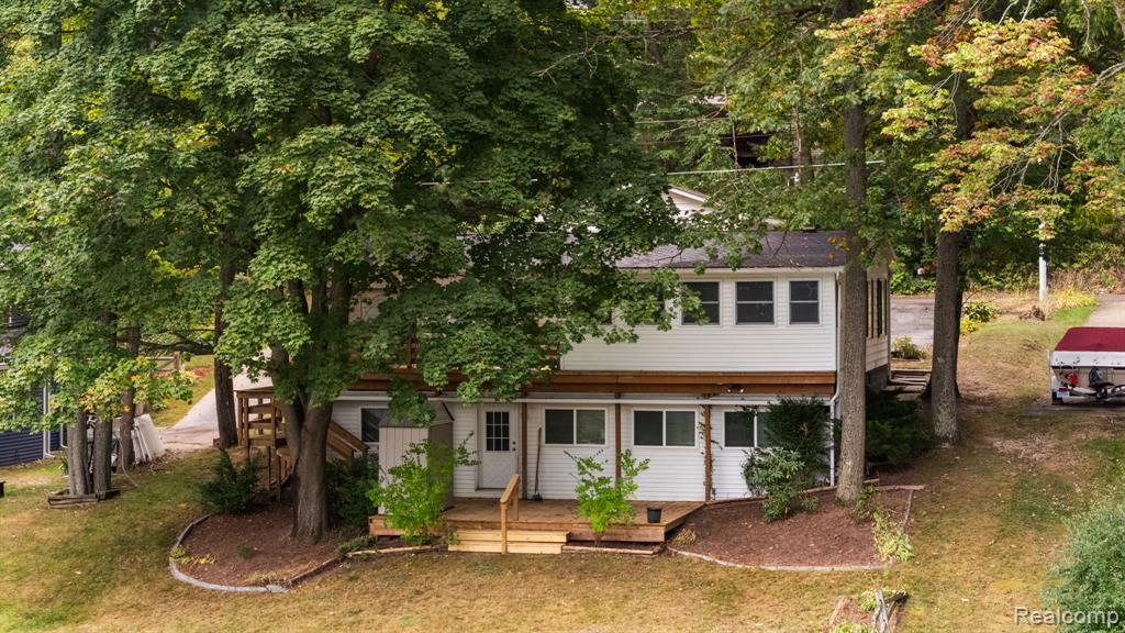 681 Lakeview Drive, Harrison, MI 48625 — Photo 47