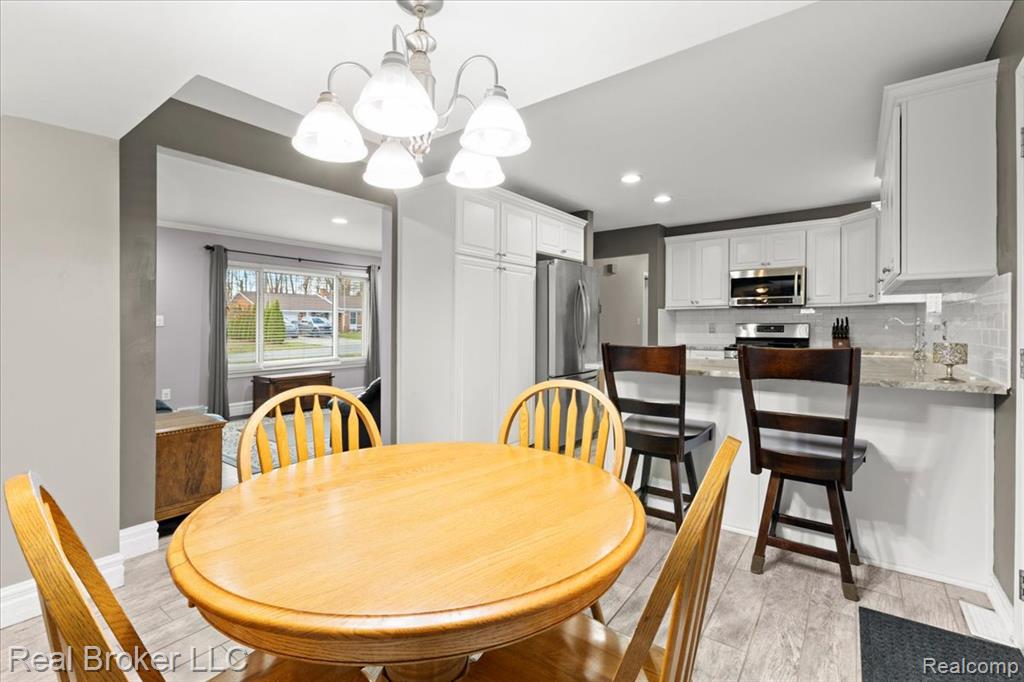 52048 Brentwood Drive, Shelby Twp, MI 48316 — Photo 24