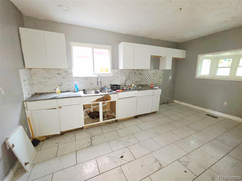 16169 Roselawn Street, Detroit, MI 48221 — Photo 19