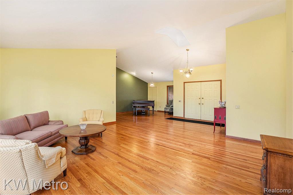 6545 PARK VALLEY Drive, Clarkston, MI 48348 — Photo 10