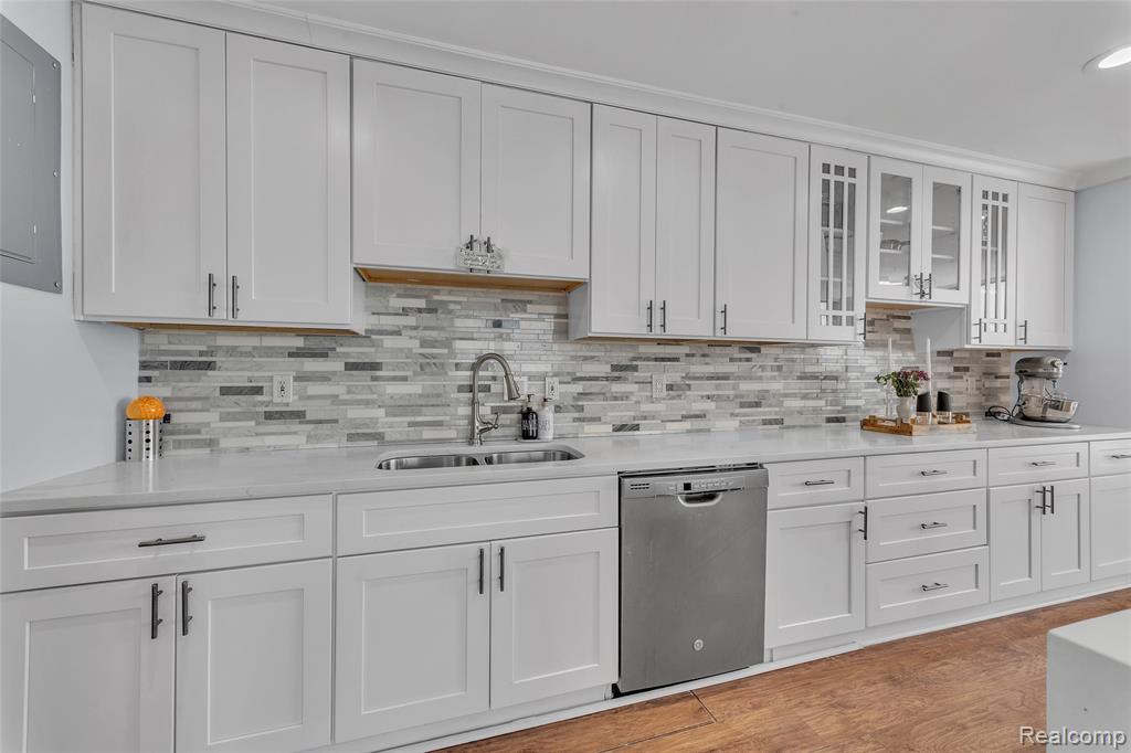 8200 E Jefferson Ave, 1610, Detroit, MI 48214 — Photo 16