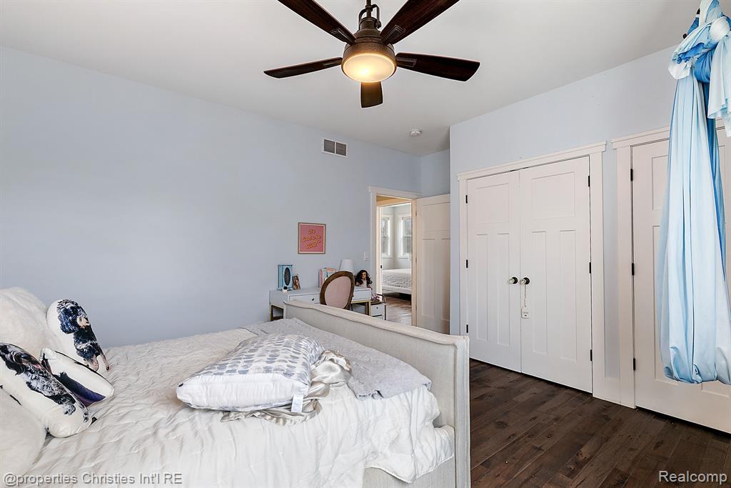 13103 KINGSTON Avenue, Huntington Woods, MI — Photo 32