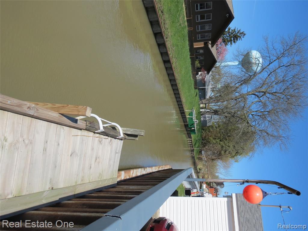 4583 Allen Cove Road, Luna Pier, MI 48157 — Photo 11