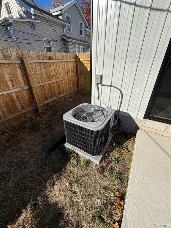 744 E Meyers Avenue, Hazel Park, MI 48030 — Photo 10