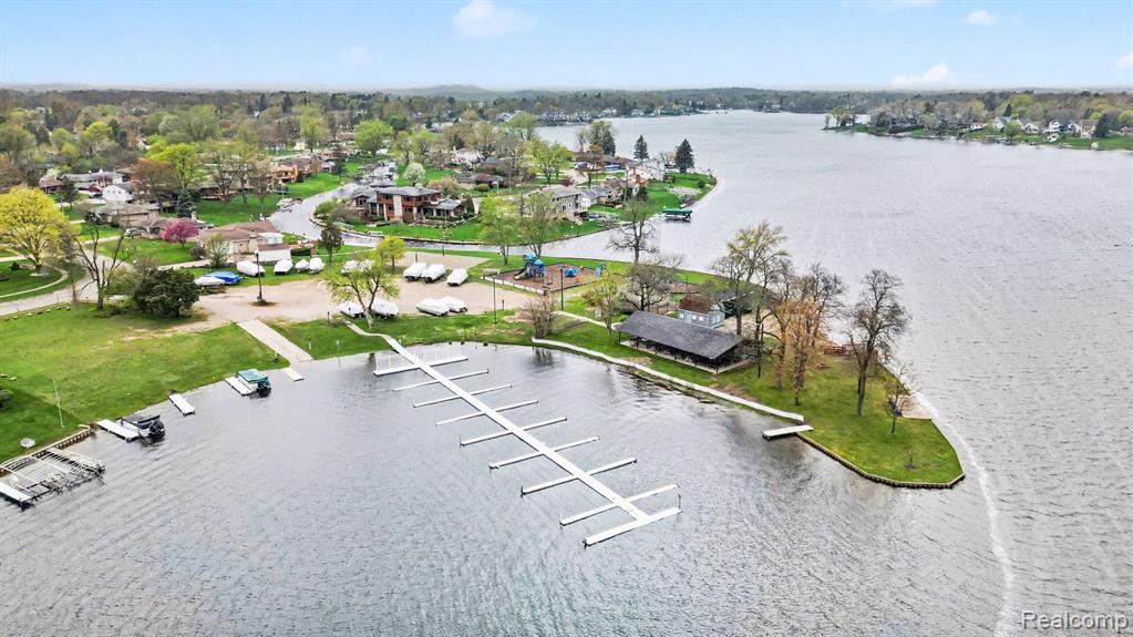 3688 Breaker Street, Waterford, MI 48329 — Photo 28