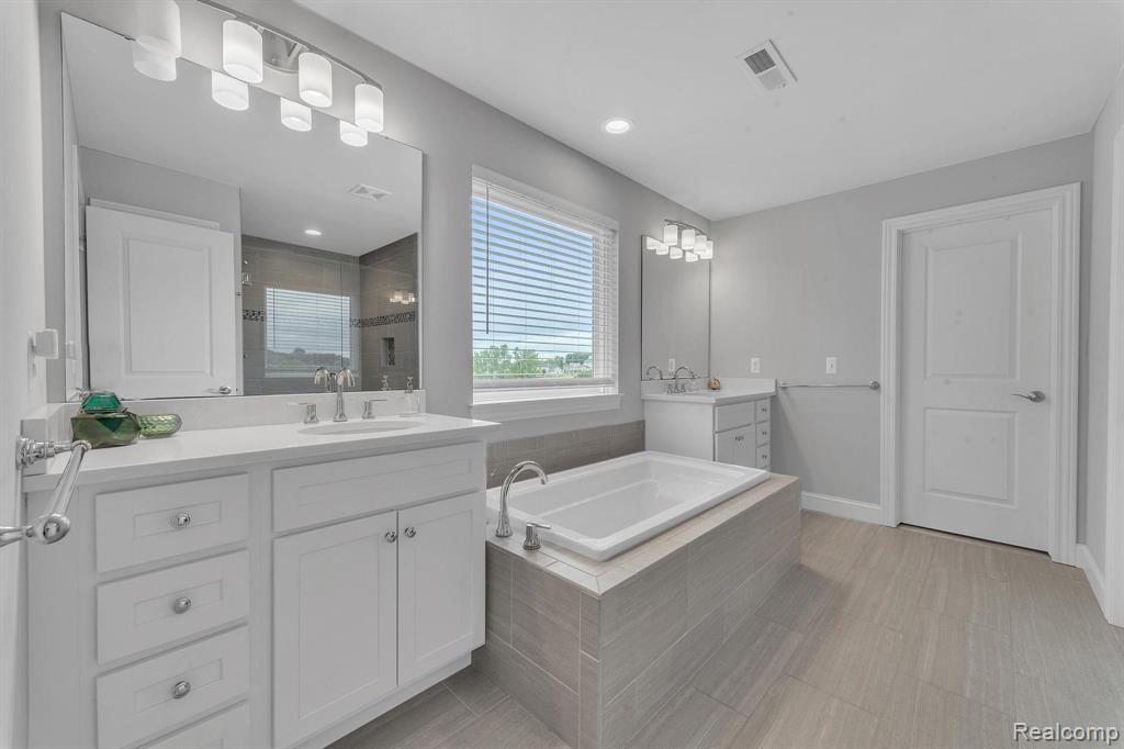 9857 Dartmouth Road, Clarkston, MI 48348 — Photo 43
