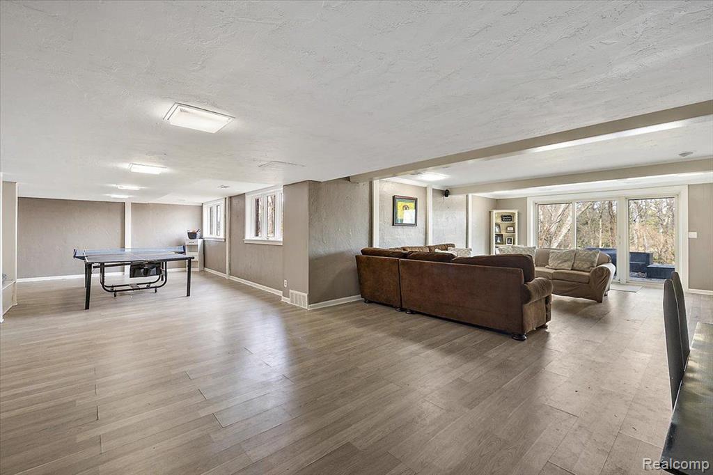 628 BENNINGTON Drive, Bloomfield Hills, MI 48304 — Photo 65