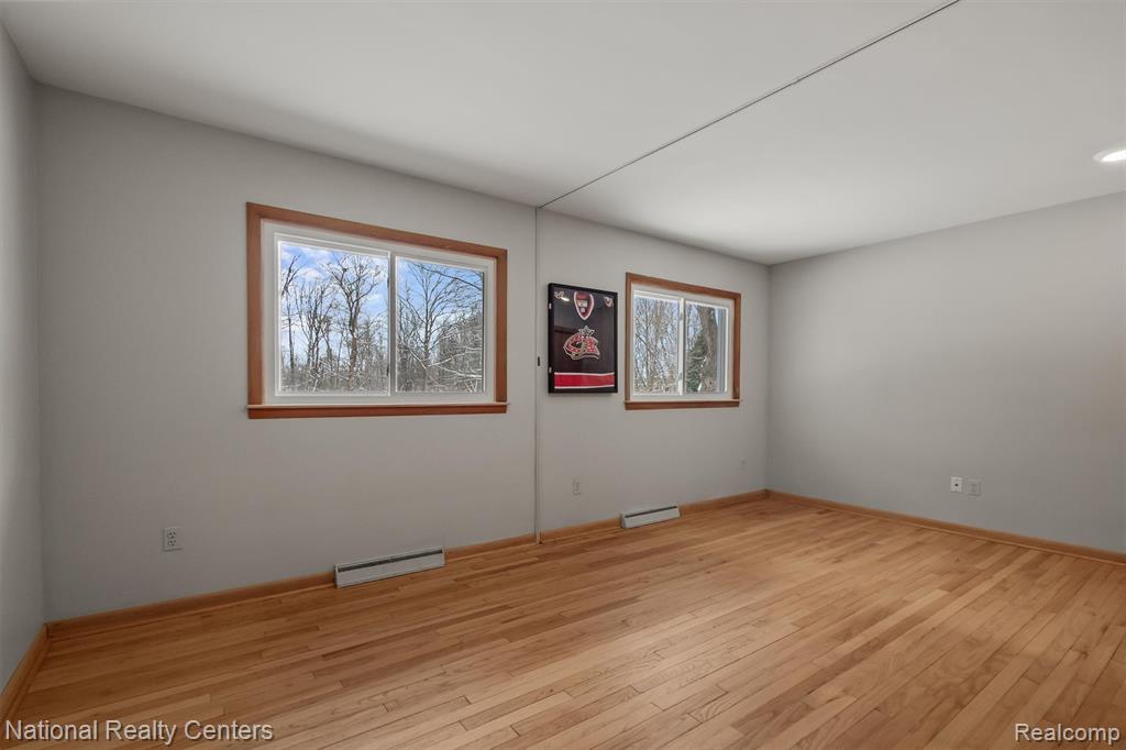 4264 Woodstock Road, Waterford, MI 48328 — Photo 29