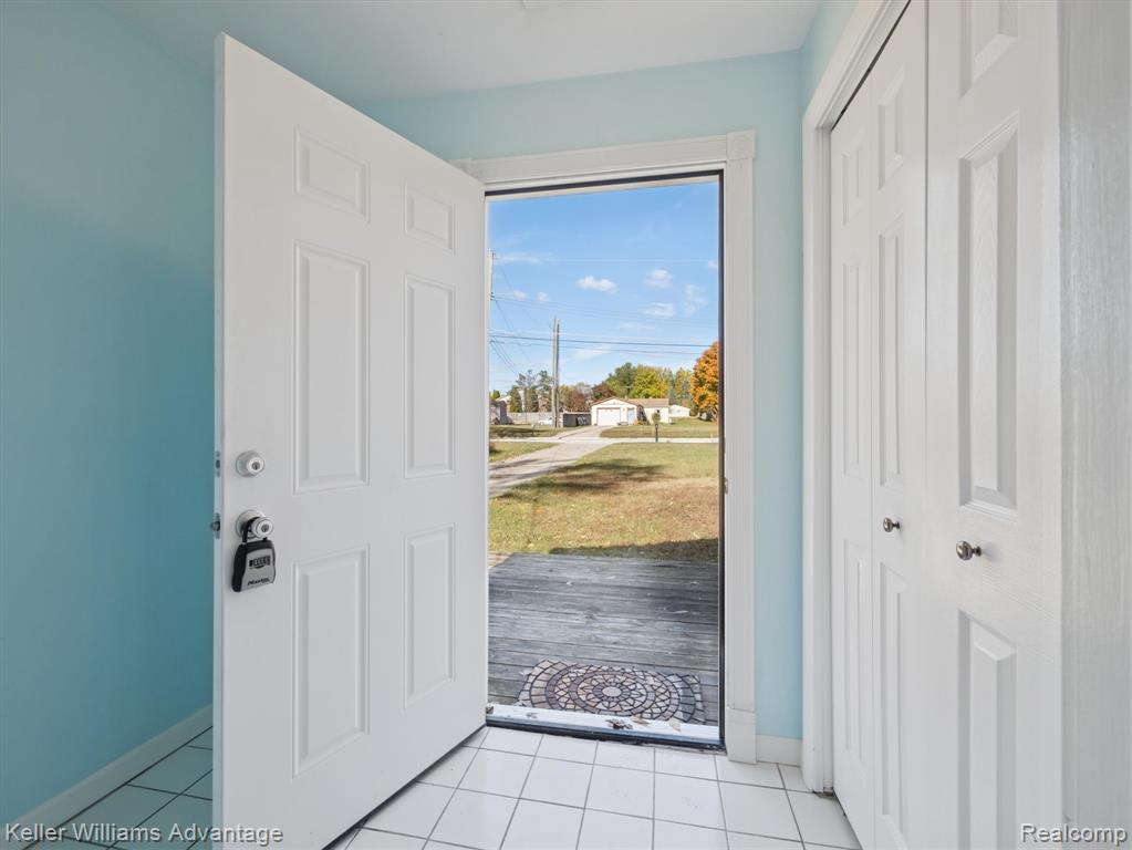 6008 Burroughs Avenue, Sterling Heights, MI 48314 — Photo 4
