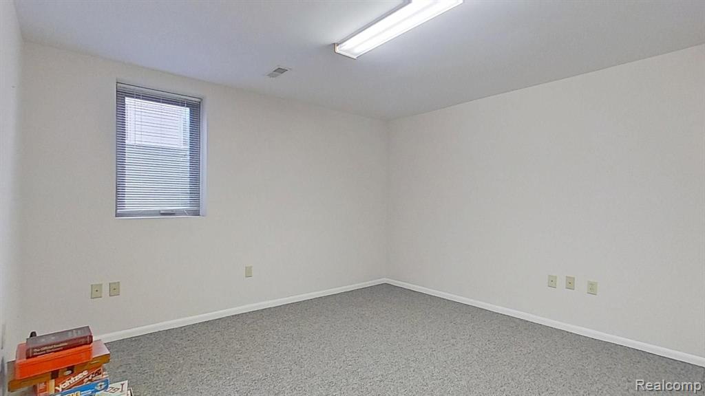 9098 EMILY Drive, Davison, MI 48423 — Photo 32