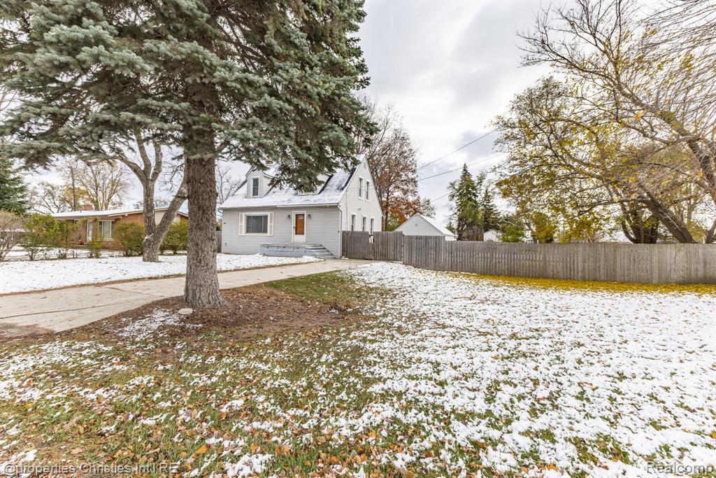 8056 Dawn Drive, Sterling Heights, MI 48314 — Photo 43