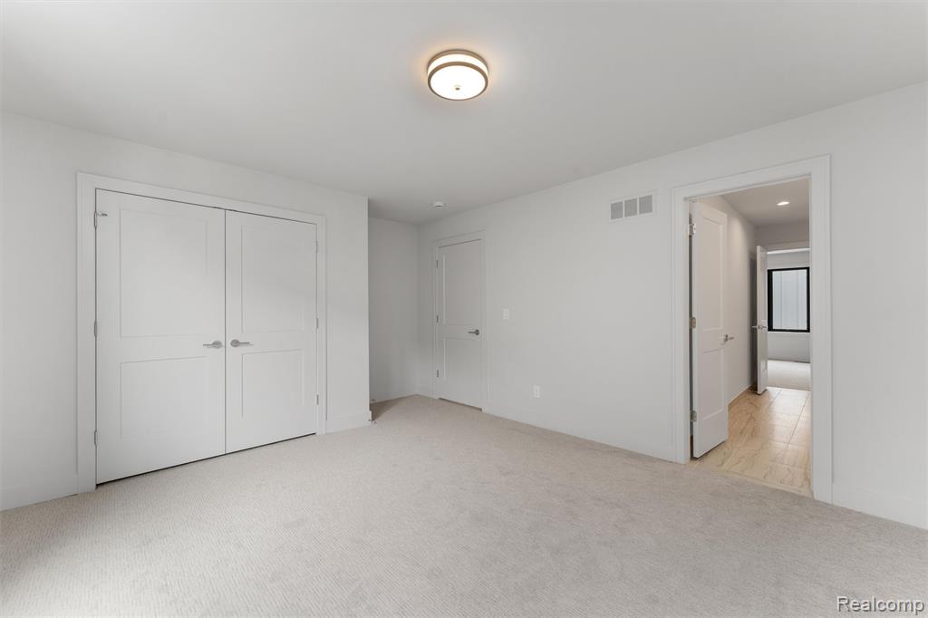 39 South Trail Court, Troy, MI 48083 — Photo 31
