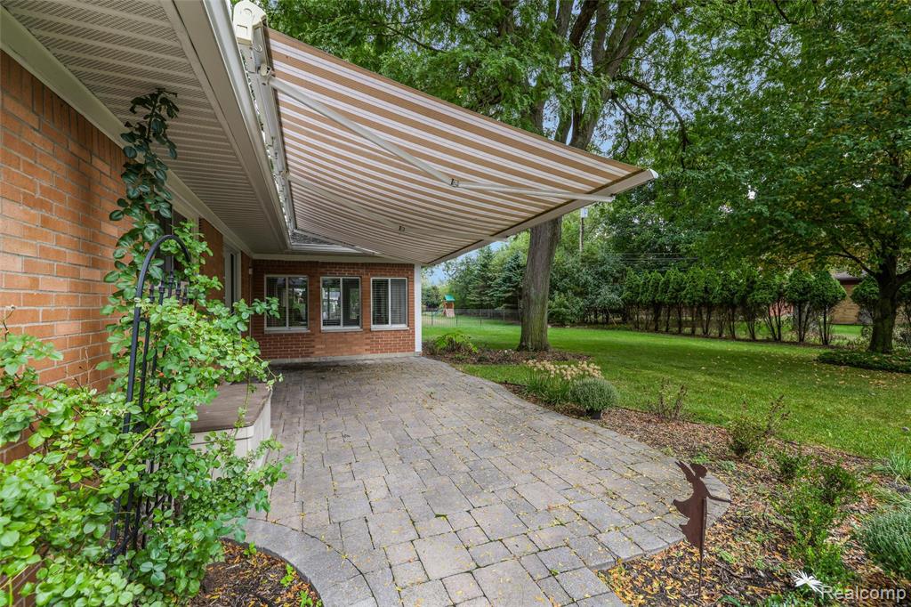 31698 Southview Street, Beverly Hills, MI 48025 — Photo 36