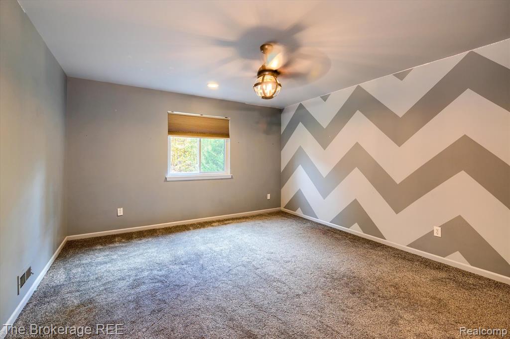 5239 Farmridge Lane, Grand Blanc, MI 48439 — Photo 50