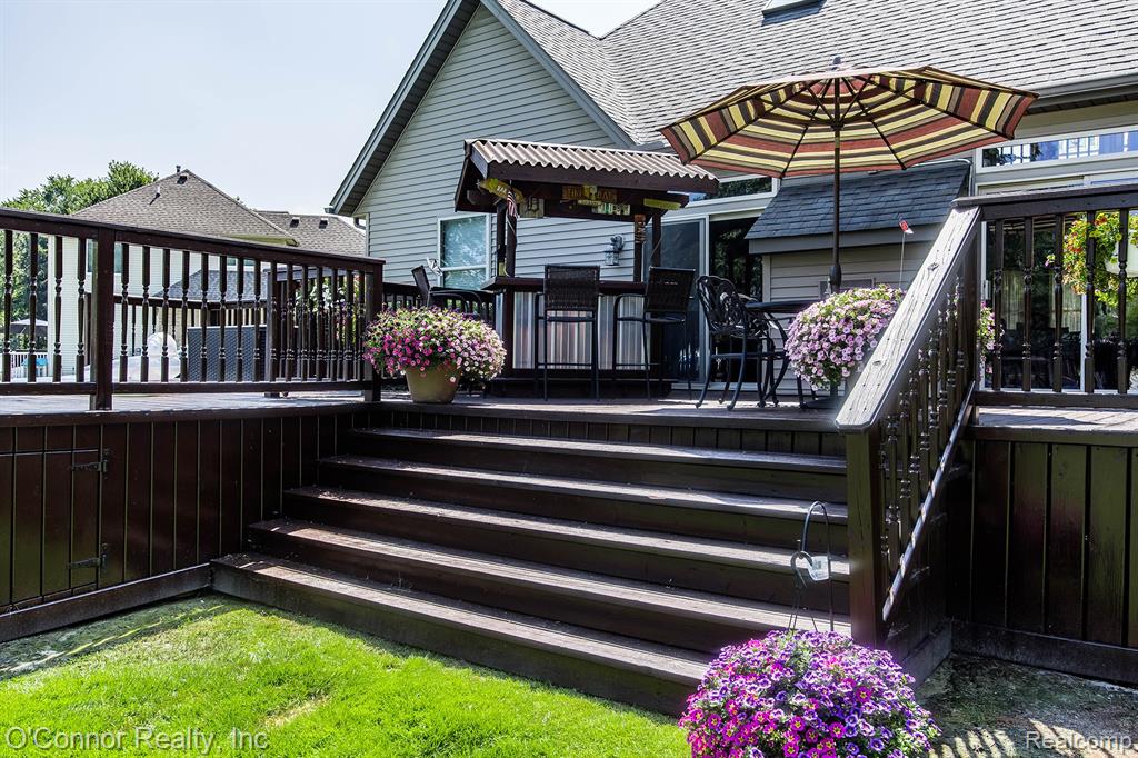 765 Lomasney Lane, Marysville, MI 48040 — Photo 12