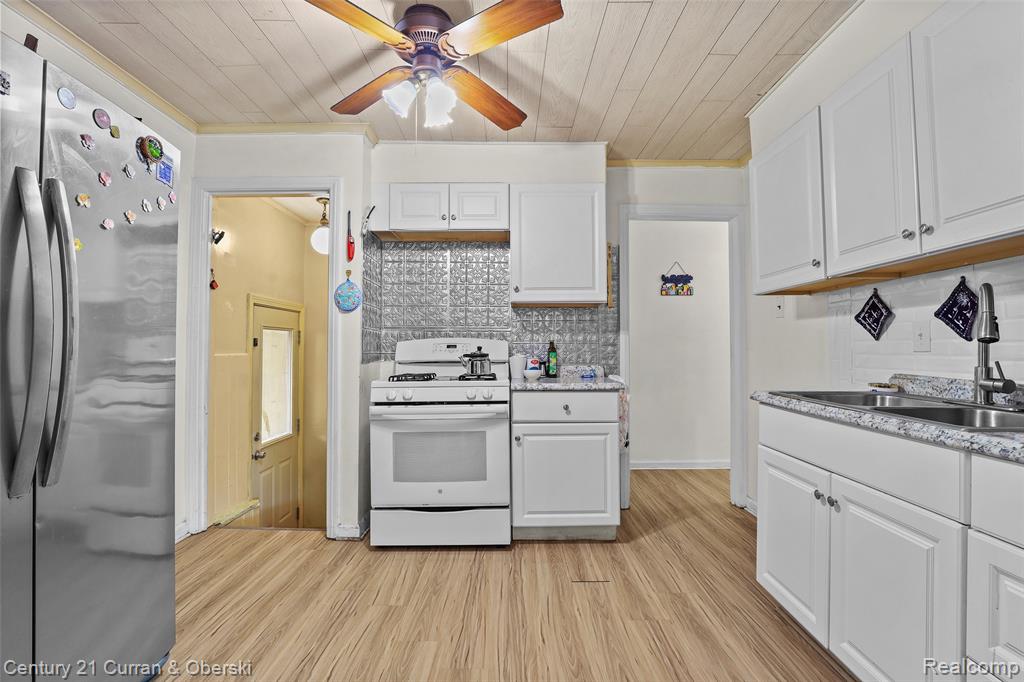 4155 Syracuse Street, Dearborn Heights, MI 48125 — Photo 16