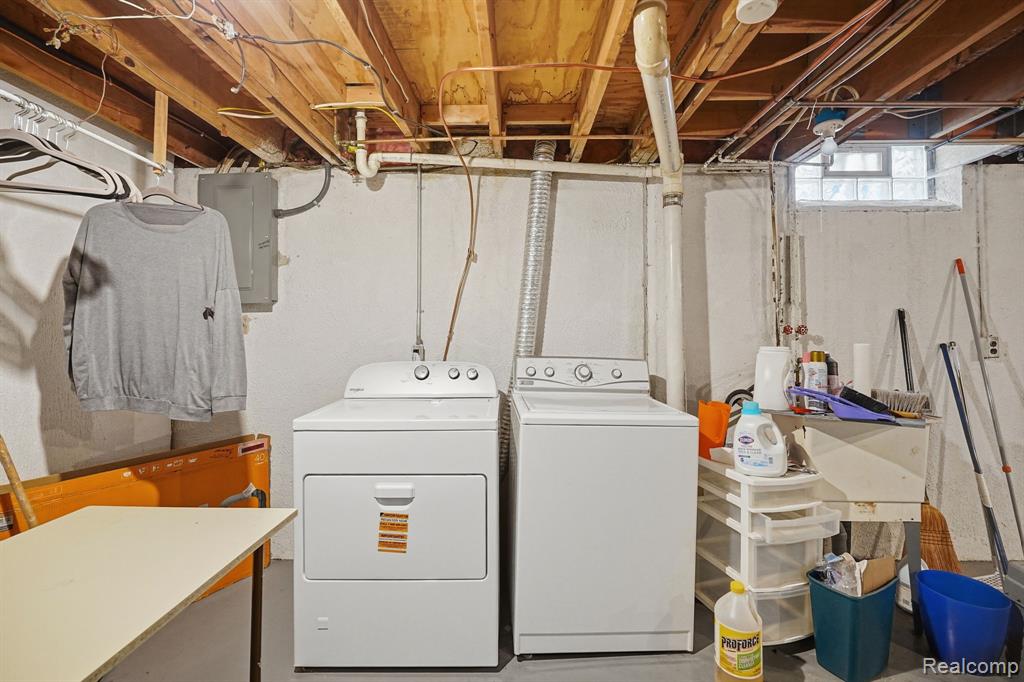 21525 Downing Street, Saint Clair Shores, MI 48080 — Photo 24
