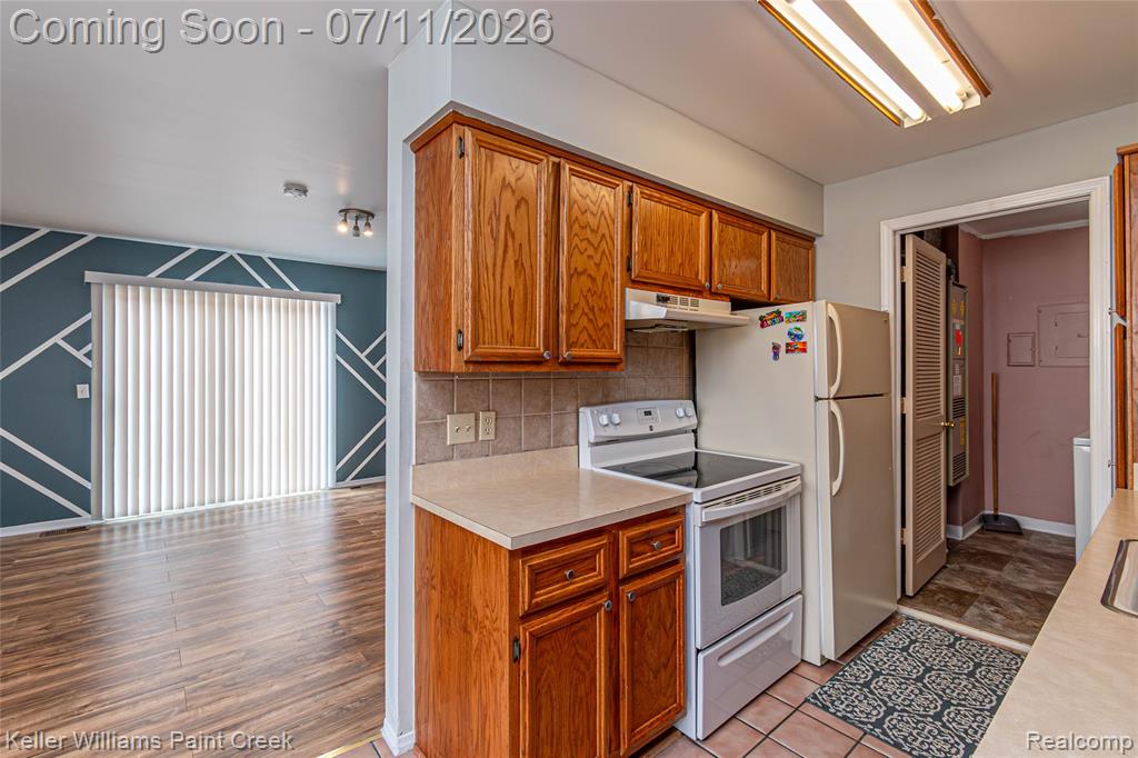 44524 N Bunker Hill Drive, 112, Clinton Twp, MI 48038 — Photo 17