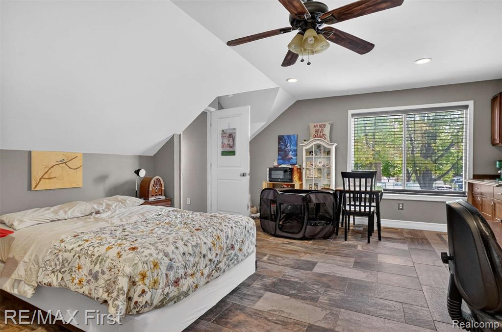 803 W University Drive, Rochester, MI 48307 — Photo 27