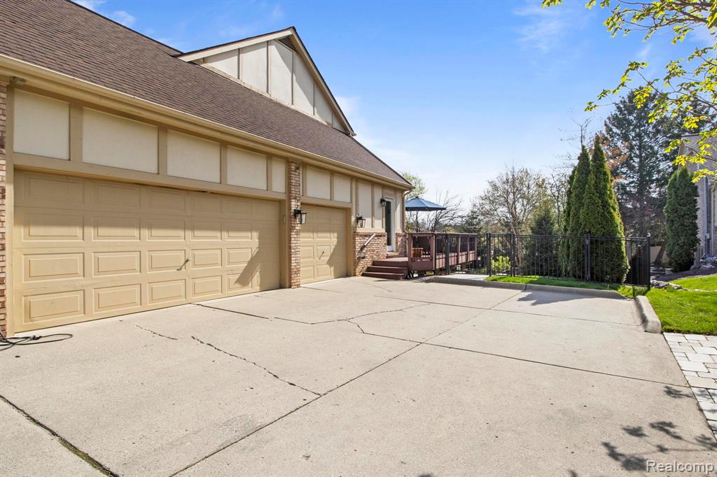 900 MCDONALD Drive, Northville, MI 48167 — Photo 61