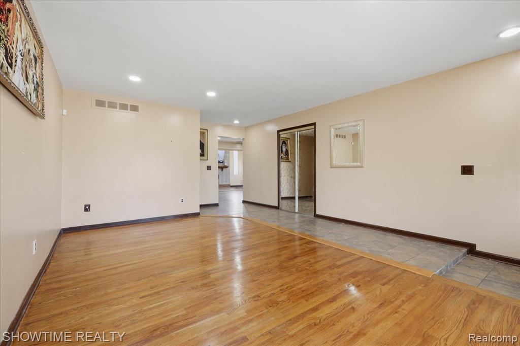 16515 Cederama Drive, Clinton Twp, MI 48038 — Photo 8