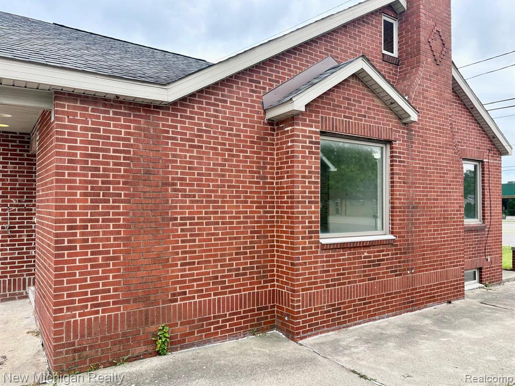 4469 S Saginaw Street, Burton, MI 48529 — Photo 4