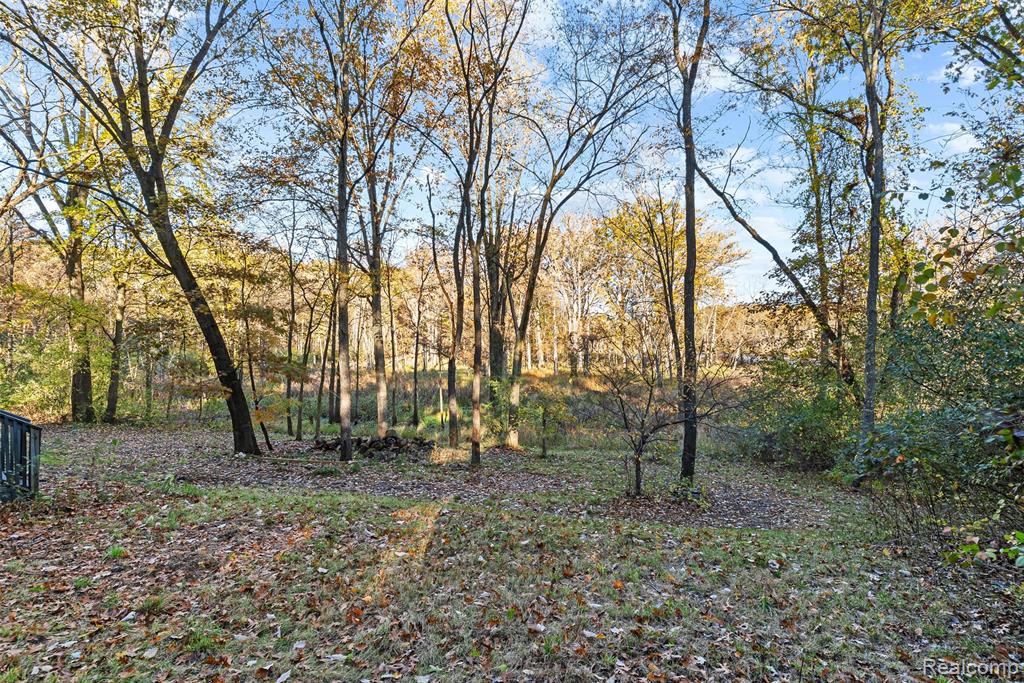 12266 Lillie Road, Byron, MI 48418 — Photo 36
