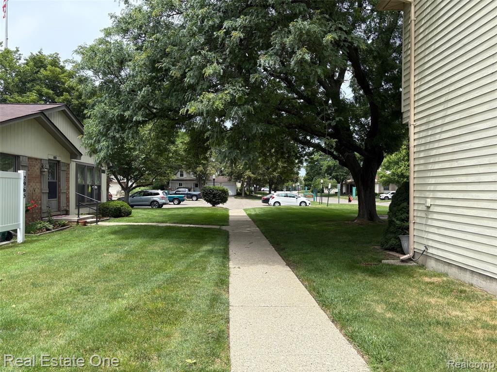 2961 Roundtree Drive, Troy, MI 48083 — Photo 3