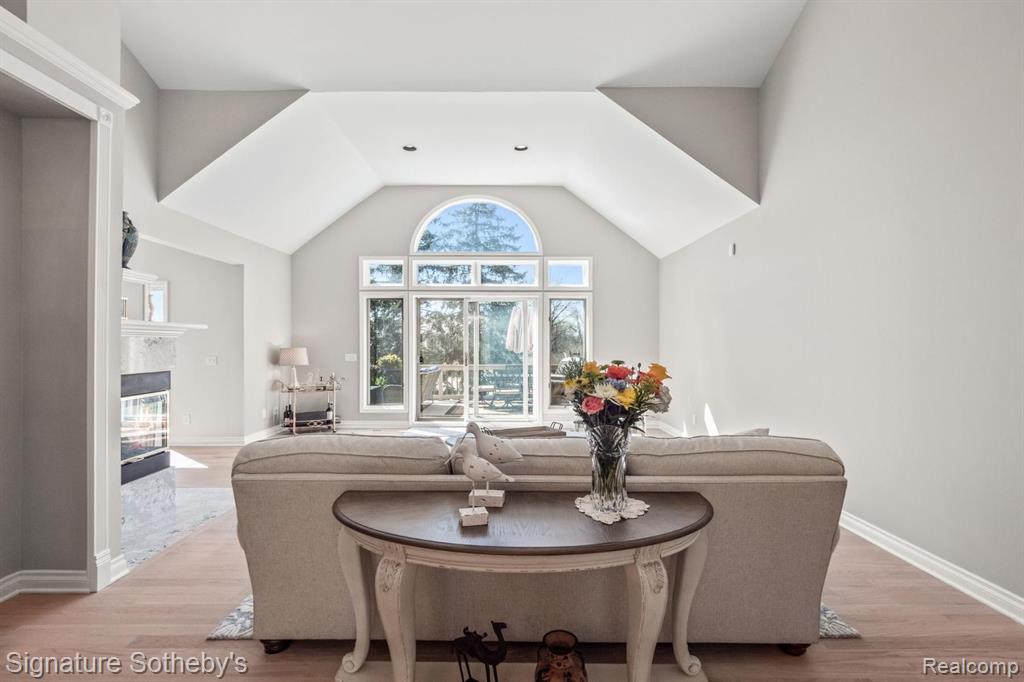 51 CHATEAUX DU LAC, Fenton, MI 48430 — Photo 7