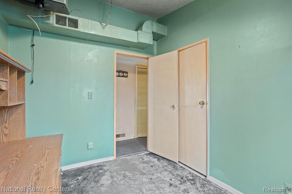 6378 Beth, Brighton, MI 48116 — Photo 18