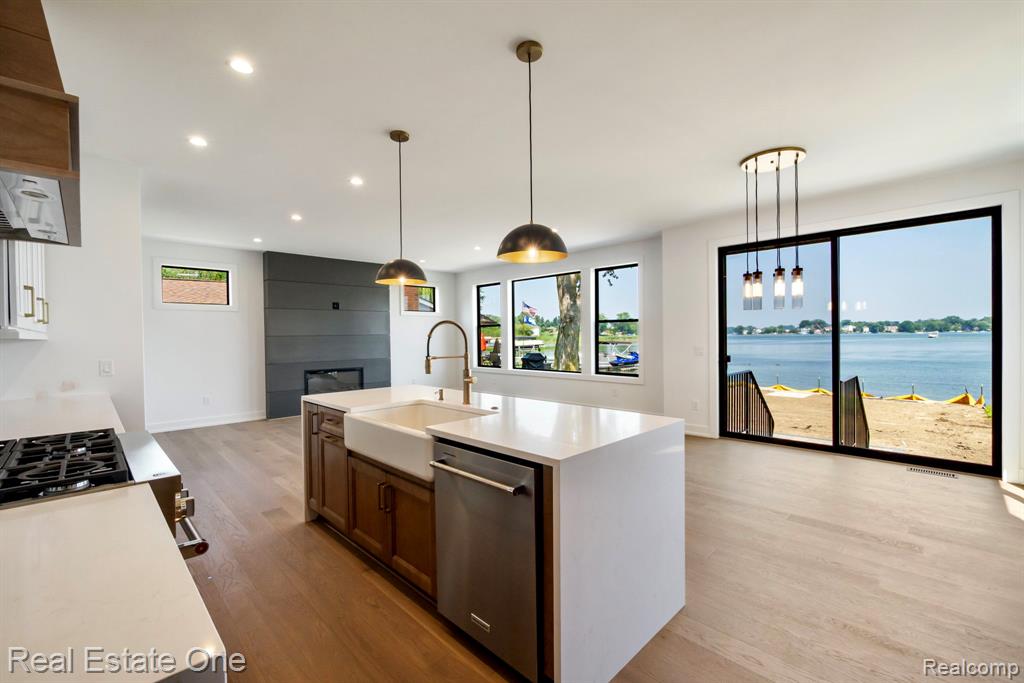 1517 KESSLER Avenue, Keego Harbor, MI 48320 — Photo 11