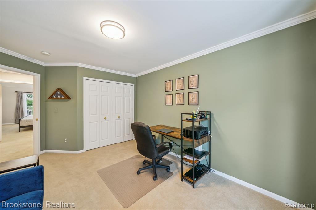 576 BLOOMER RIDGE Drive, Rochester, MI 48307 — Photo 21