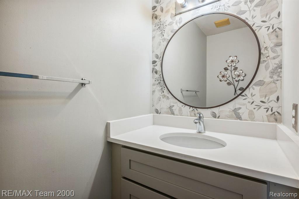 1148 WILDWOOD Lane, Canton, MI 48188 — Photo 5