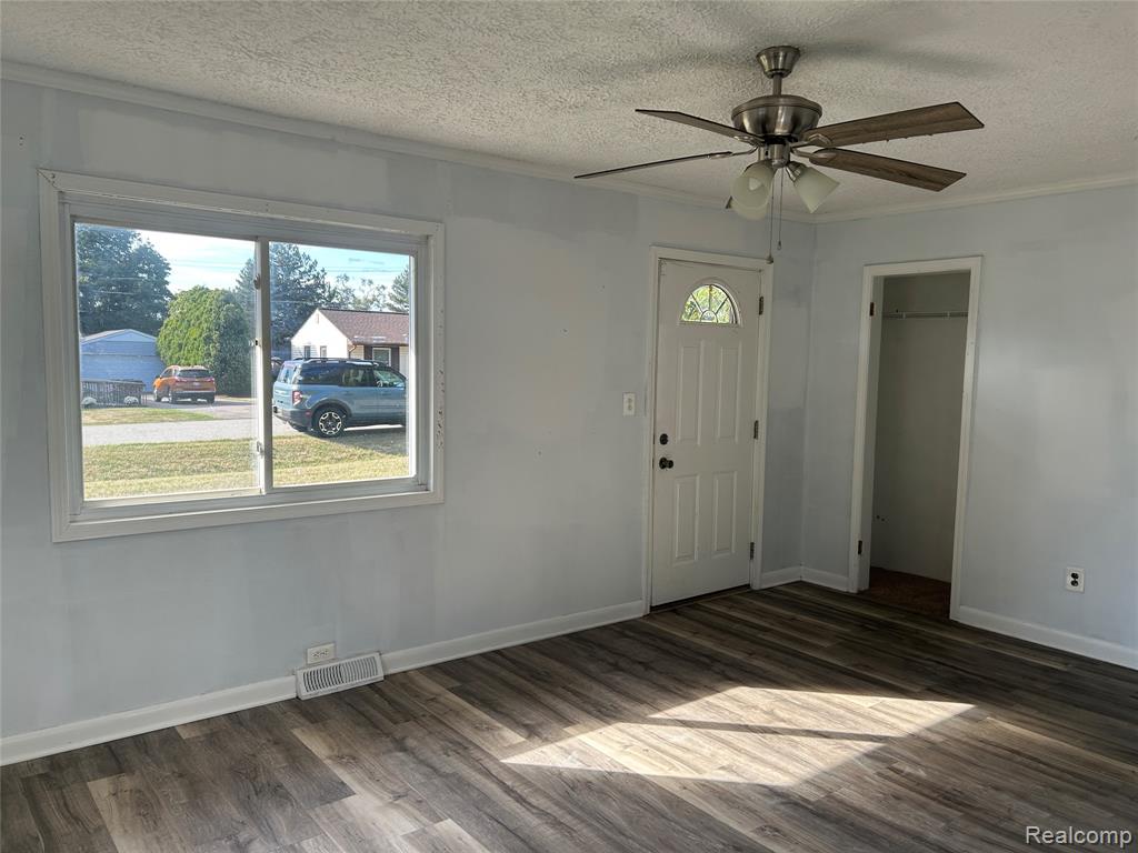 46210 Schimmel Avenue, Shelby Twp, MI 48317 — Photo 8