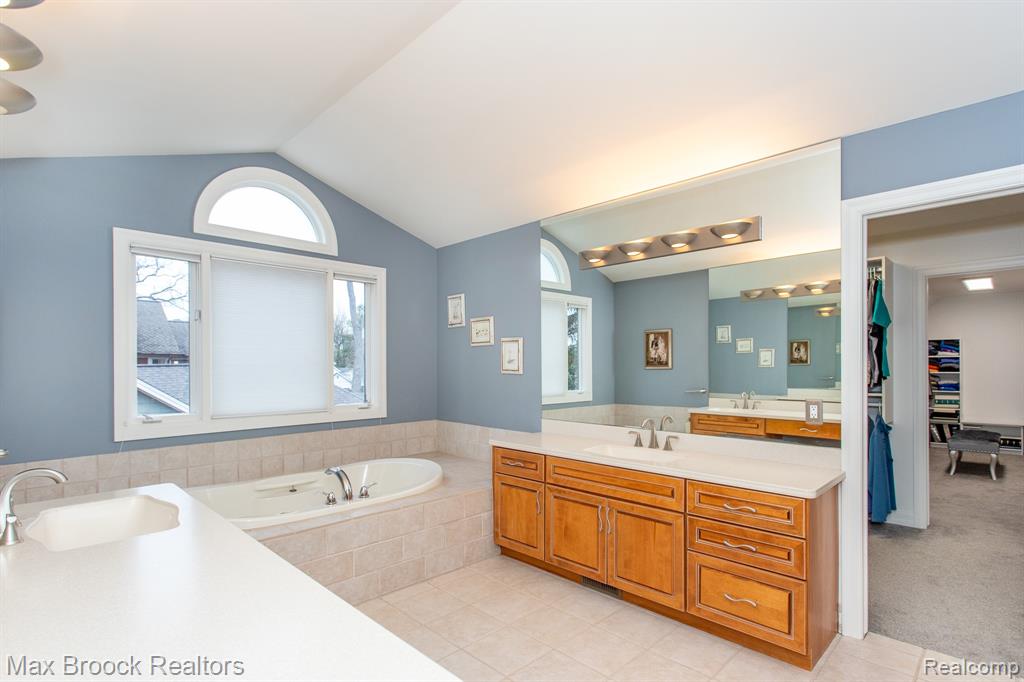 7080 Colony Drive, West Bloomfield, MI 48323 — Photo 46