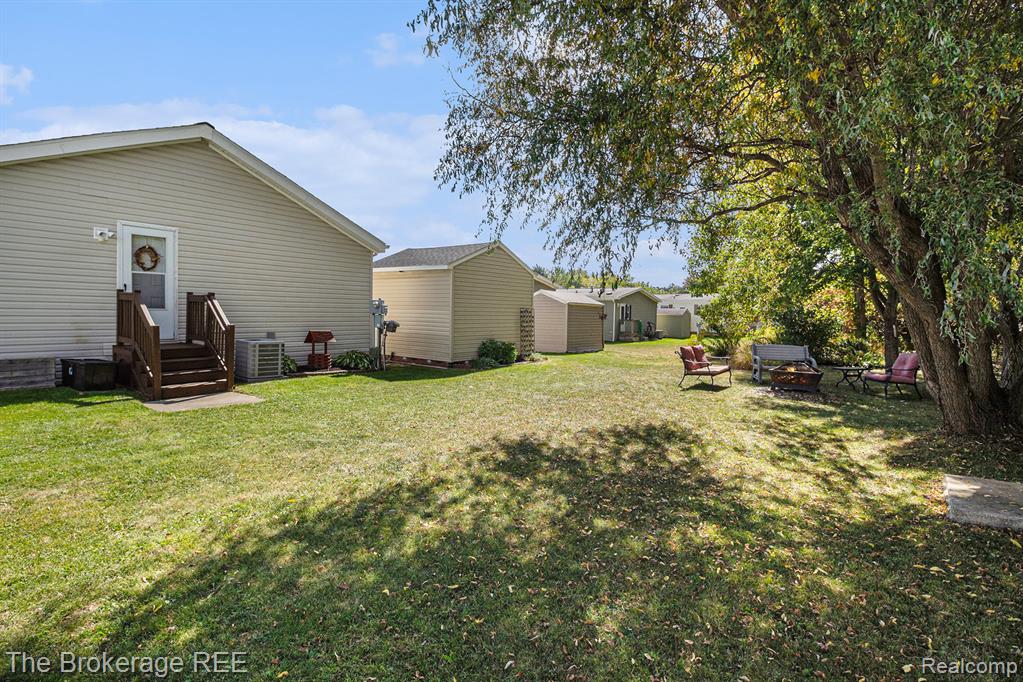 6195 Andora Avenue, Fenton, MI 48430 — Photo 28