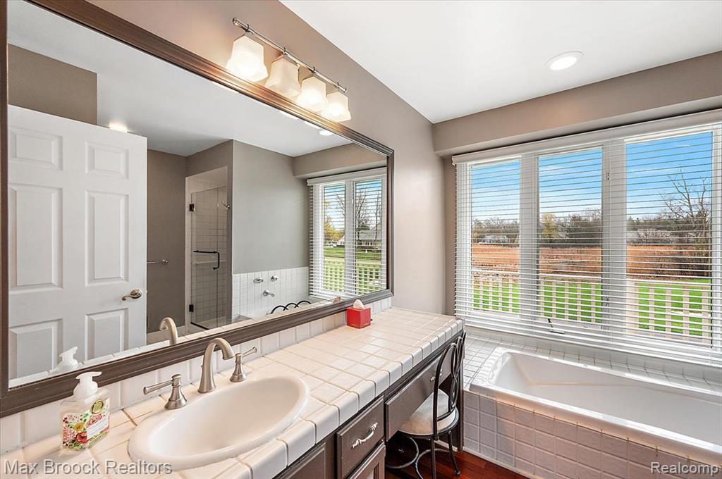 888 Tartan Trail, Bloomfield Hills, MI 48304 — Photo 24