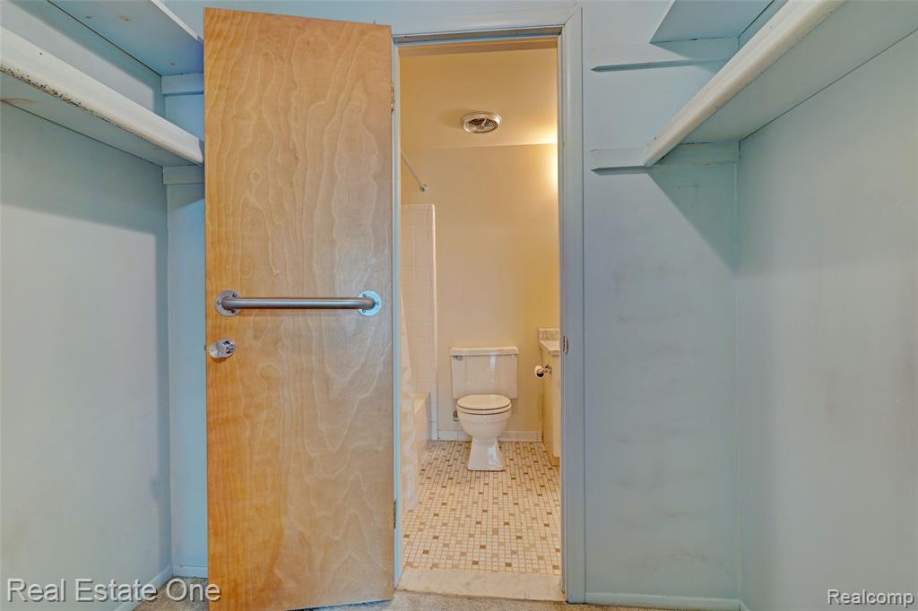 4456 15 Mile Road, Sterling Heights, MI 48310 — Photo 21